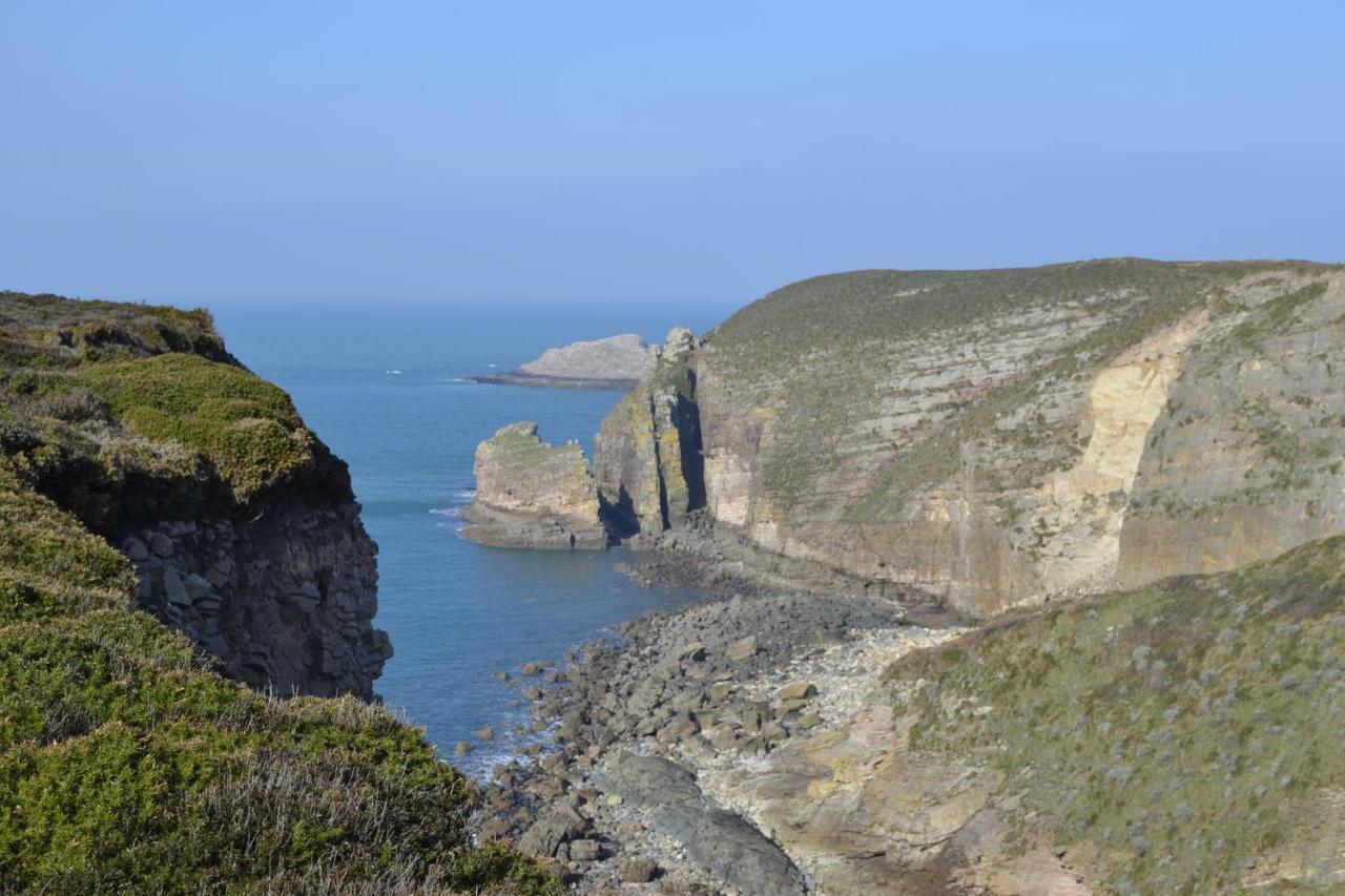 Vue Sur Mer Cancale Bagian luar foto
