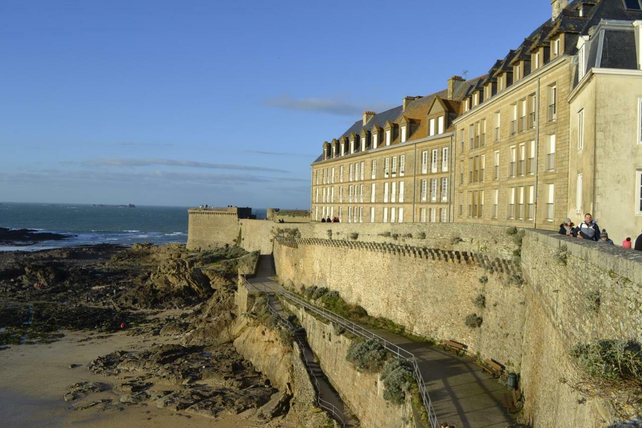 Vue Sur Mer Cancale Bagian luar foto